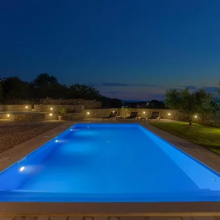 Stone Mill House Villa *