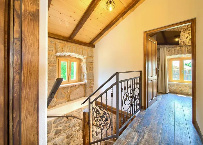 Villa Stone Mill House *