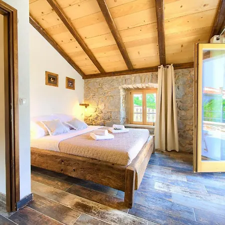 Stone Mill House Villa *