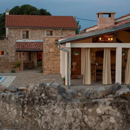 Вилла Stone Mill House